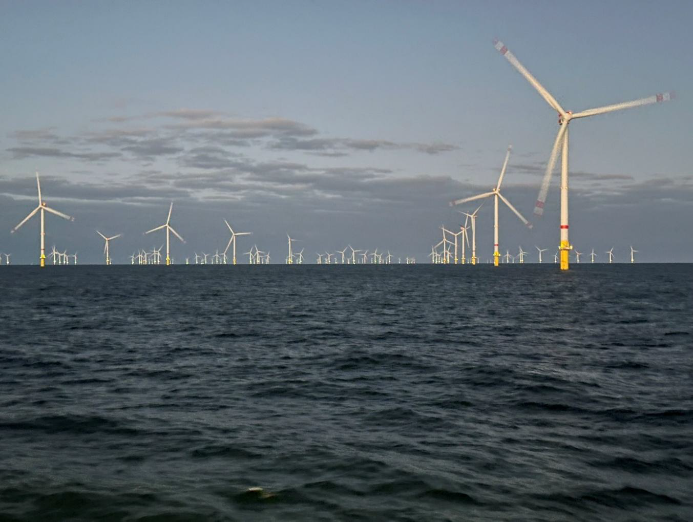 Offshore communications hybrid power system engineered by Leading Edge Power